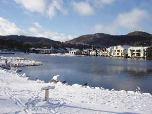 TRAVEL NSW Lake Crackenback Resort