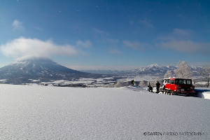 JAPAN SNOW WRAP - Niseko Breaks 8m Mark