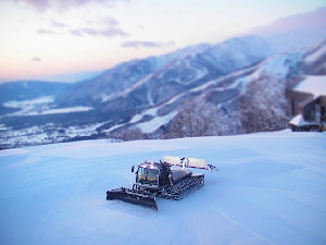 JAPAN SNOW WRAP - Never-ending Pow