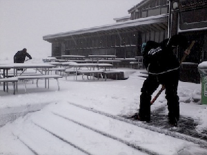 NEW ZEALAND Snow Struggles, But Hope is on the Horizon