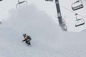 Substituting Banked Turns for the Powder Type - A Recap of Last Weekend’s Snowboard Gathering - Thredbo