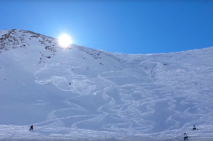 This is how Easy it is to Trigger an Inbounds Avalanche - Video