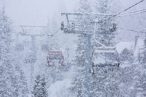 West-Pacific Storm Bears Down on Whistler, Up to 200cm Expected - Snow Alert