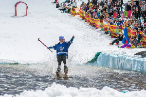 Wet and Wild at the Inaugural Thredbo Pond Skim Championship - Video