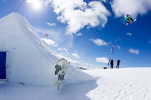 Burton High Fives New Zealand - EXCLUSIVE WEBCAST