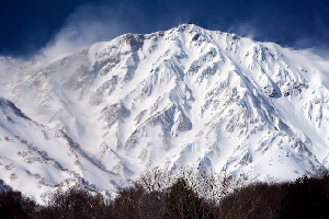 JAPAN Snow Wrap - Hokkaido Resorts Sporting an Extra Metre or So