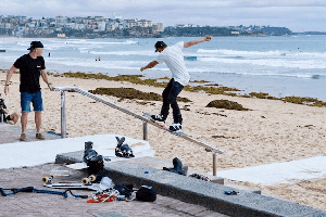 PHOTOS - Snowboarding On Sydney's Beaches