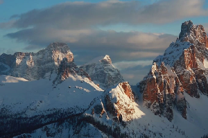 Limestone Dolomite Couloirs with The Good Times Crew - Salomon Freeski TV S8 E10 - Video