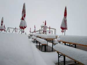 Set to open next month, Stubai Glacier (Stubaier Gletscher) has gotten in early for the first snow of the 2018/19 winter season… as it’s still summer. Image:: Stubai Glacier