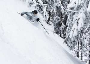 Watkin skis 4cm of overnight snowfall. Feels like 40cm.