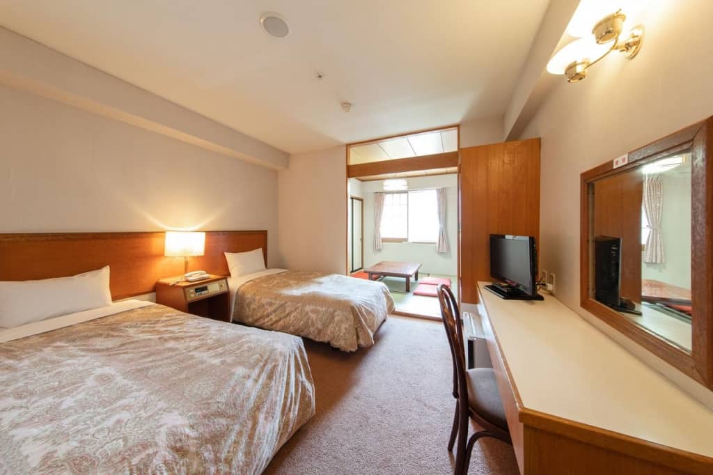 Akakura Hotel Myoko Kogen Accommodation Mountainwatch Travel - 
