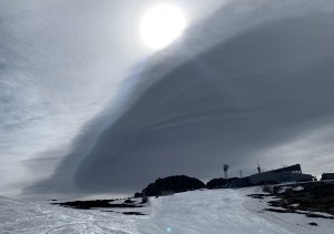 Altocumulus wave cloud over Thredbo on a windy day yesterday and there's more wind in the forecast.