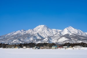 Myoko on Monday - as we move into spring high pressure systems will bring mor e sn=unny days. Photo: Myoko Tourism