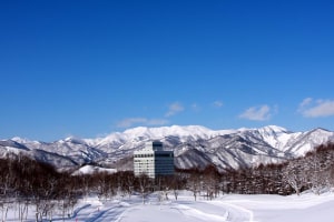 Minakami Kogen hotel - a brisk 21 steps to the slopes