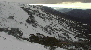 Cloud moving in at Thredbo this morning, showers on the way for the Aussie Alps with snow on the weekend.