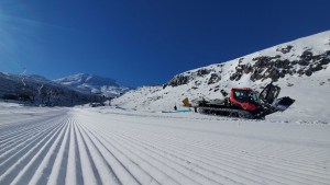 Perfect bluebird day in Turoa. Photo: Ben Lawrence