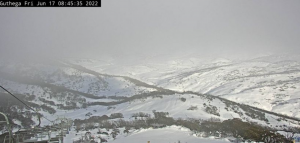 The view of the Maiin Rage from Gutheha this morning. The cloud wil clear later today for a mainly fine weekend ahead of more snow next week! Photo: Perisher Snow Cam