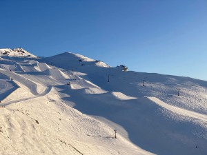 Cardrona looking pristine yesterday. The fine weather should contour tnorrow ahead of agcnhe on Wednesday.