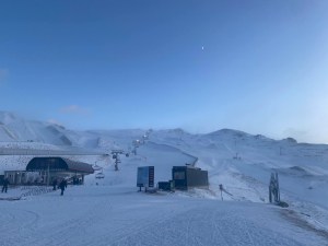 Cardrona on Wednesday after a weak front dropped 3cms of snow. Good news is ther eis snow intyhe forecast. Photo; Cardrona Alp;ine Resort