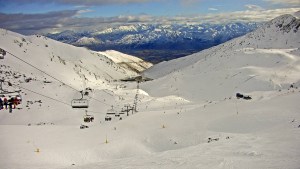 A nice day in the Remarkables today, but iot wil be a differnt srty tomorrow with snow and gale force winds on the way.