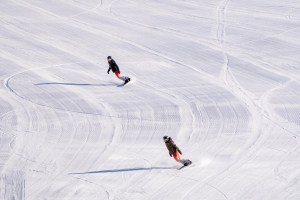 The past few days have been all about sunshine, early morning tiurns on the corduory groomers and spring snow by mid morning.