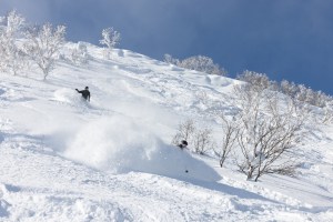 The break in the clouds at Niseko on Monday and 20cms of fresh snow made for a good day. Phtoto; Rhythm Japanr