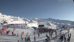 Sunshine and school holiday lift lines in Cardrona today. 
