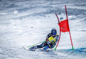 Kiwi alpine star Alice Robinosn, ful throttle on her way to winnugnthe ANC cup inCornet Peak today. Phtoto; Winter Games NZ