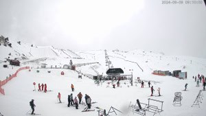 Incoming cloud at Cardrona this morning with snow on the way with 30cms forecast for the southern lakes resorts
