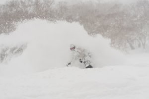 After a weekend of spring weather the powder returned toJapan on Monday.The next few days ar elooking god before a warm trend next week. Photo: Rhythm Japan