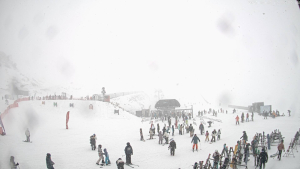 A colds, great day with snow showers in Cardrona today. Photo: Cardrona snow cams